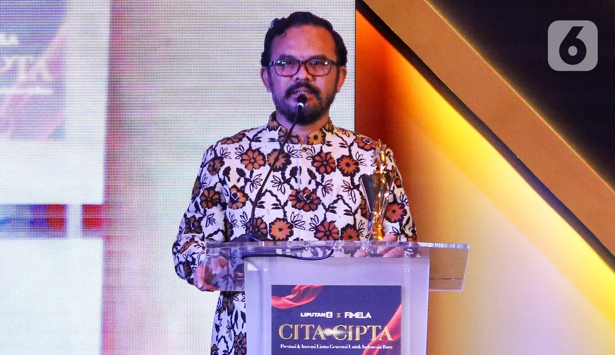 Bupati Kabupaten Bandung, Dadang Supriatna memberikan sambutan saat acara Anugerah Inspiratif Liputan6.com di hotel Shangri La, Jakarta, Rabu (31/7/2024).  Bupati Kabupaten Bandung, menerima  penghargaan " Tokoh Inspiratif Pegiat Transformasi Inklusi Digital Pedesaan dan Pembangunan Insfrastuktur Pariwisata". (Liputan6.com/Herman Zakharia)