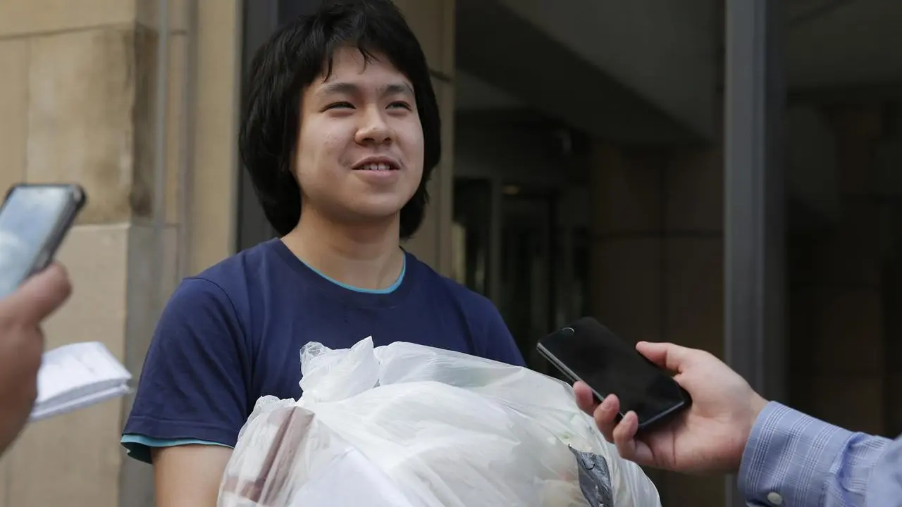Blogger Remaja Pengkritik Mantan PM Singapura Dapat Suaka dari AS