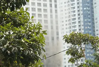 Kebakaran Apartemen Pavilion Jakarta Pusat (Jakpus). (Liputan6.com/Ady Anugrahadi)