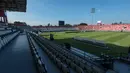 Kondisi Stadion I Wayan Dipta di Gianyar, Bali, Rabu (5/8/2026), sehari menjelang laga final Piala Presiden 2026. Hamparan rumput hijau yang terawat berpadu dengan langit biru cerah menambah kemegahan stadion yang akan menjadi arena final Persebaya Surabaya melawan Persib Bandung serta perebutan tempat ketiga antara Persija Jakarta dan Arema FC. (KLY/Budy Santoso)