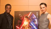 Bintang Star Wars: The Force Awakens saat berkunjung ke Jepang. (Anime News Network)