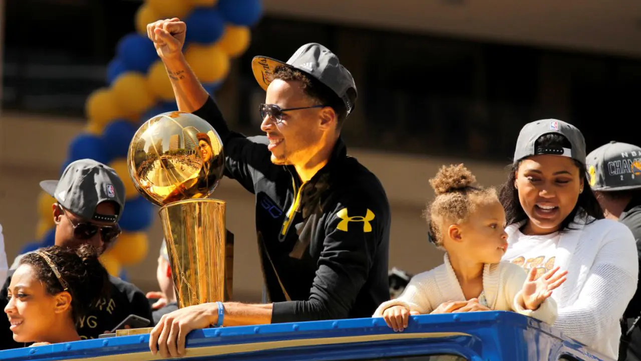 Golden State Warriors Gelar Parade Juara NBA