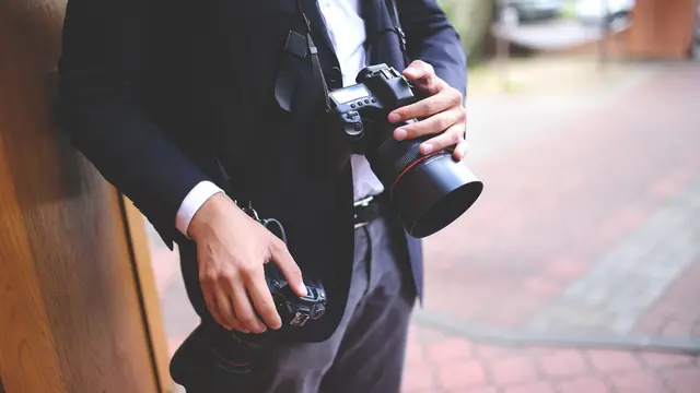 Kisah suka duka pekerjaan fotografer pernikahan.