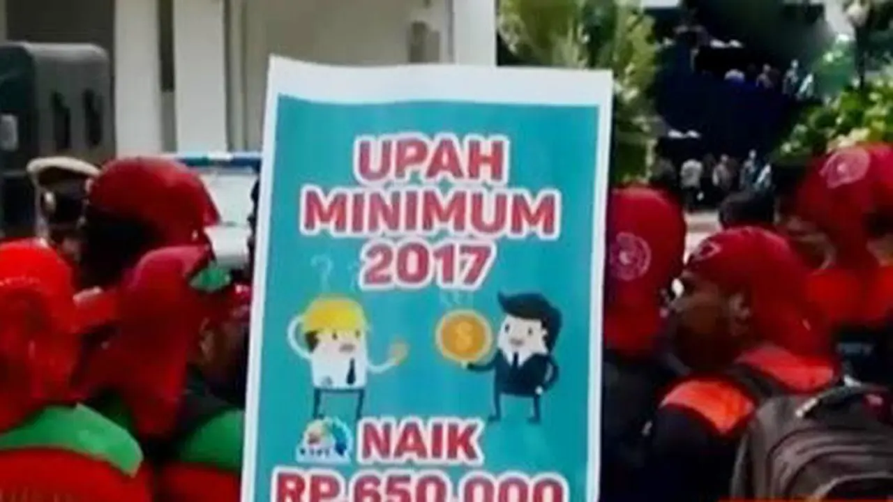 Demo Buruh di Balai Kota