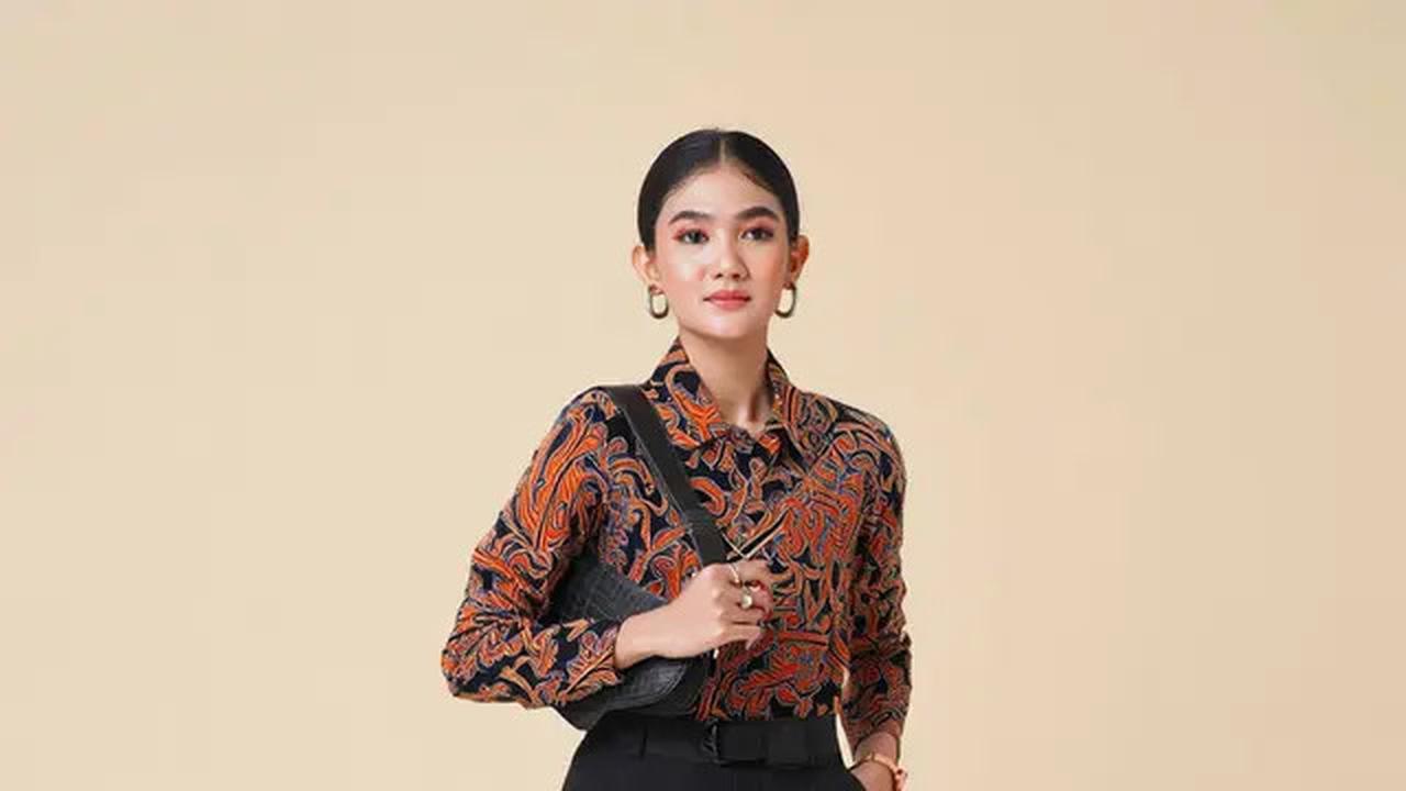 Baju Batik Cocok dengan Celana Apa? Ini 7 Model Celana yang Bisa Kamu Andalkan
