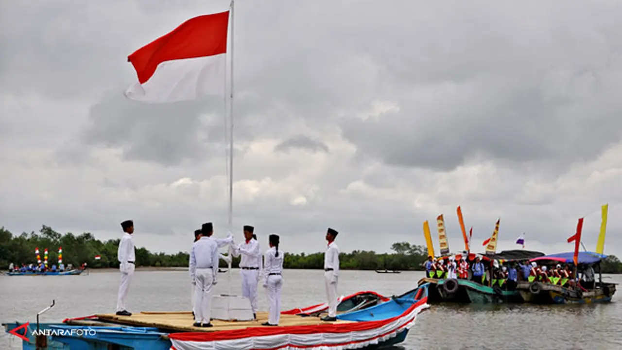 upacara-laut-131110c.jpg