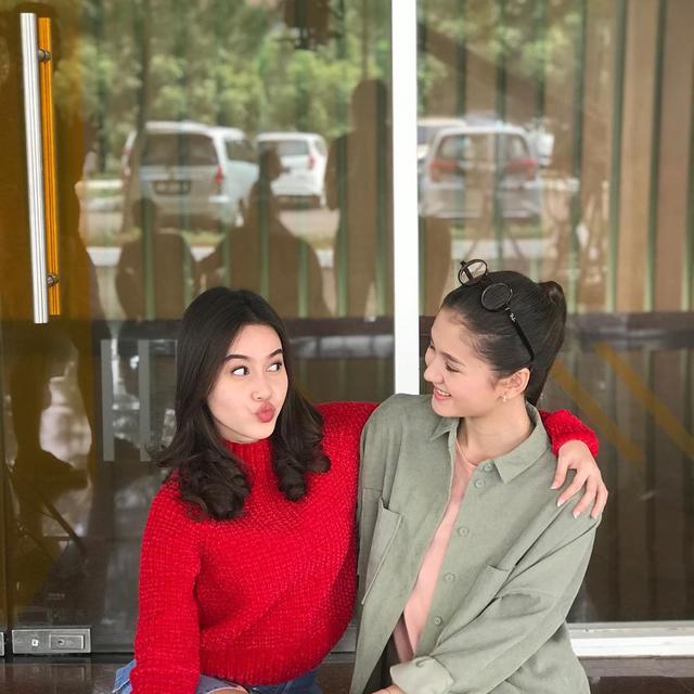 Main Sinetron Bareng, Ini 6 Potret Kebersamaan Zoe Jackson dan Bella Nurmala