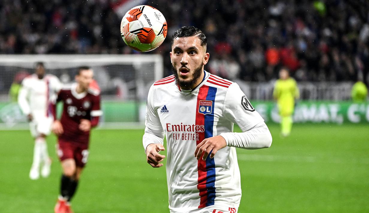 Rayan Cherki yang kini tengah menjalani musim kelima bersama Olympique Lyon menempati posisi keempat sebagai pemain termuda yang melakukan debut di Liga Champions. Ia masih berusia 16 tahun dan 102 hari saat dimainkan Olympique Lyon menghadapi tuan rumah Zenit St Petersburg pada matchday ke-5 Grup G Liga Champions 2019/2020 (27/11/2019) dalam laga yang berakhir dengan kekalahan 0-2. (AFP/Olivier Chassignole)