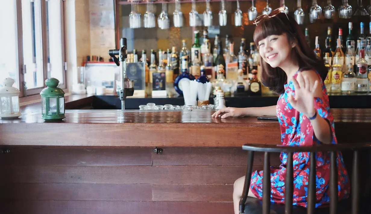 Hadirnya Ghea Indrawari di panggung Indonesian Idol 2018 memberikan warna yang berbeda. Ghea selalu hadir dengan gaya busana dan bernyanyi yang punya ciri khas sendiri. Tak heran jika dirinya punya banyak penggemar. (Instagram/gheaindrawari)