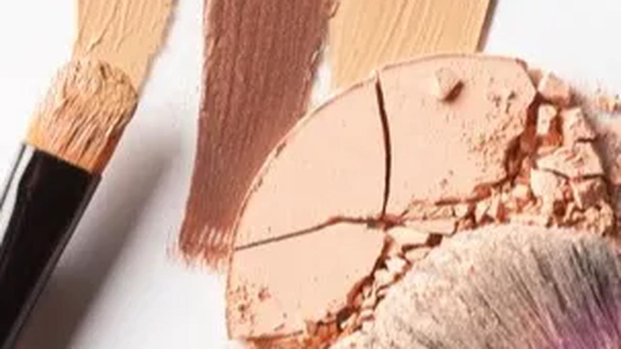 1. Foundation memiliki shade warna yang lebih beragam dibandingkan cushion