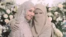<p>Adiba Khanza baru saja resmi dinikahi oleh pesebak bola tanah air Egy Maulana. Anak perempuan Umi Pipik ini tampil cantik elegan dengan warna hijau sage di acara pengajian sebelum pernikahannya. [Foto: Instagram/hijazpictura]</p>