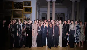 Debut Maria Grazia Chiuri di FENDI Couture, Angkat Sensualitas Lewat Siluet Mengalir