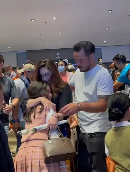 (Instagram/nafaurbach)