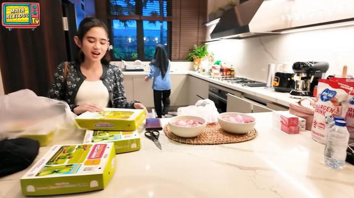 5 Potret Ruang Makan dan Dapur Rumah Maia Estianty, Konsep Open Space yang Mewah