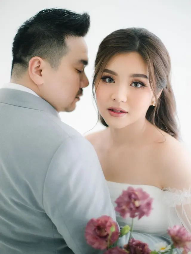 7 Potret Prewedding Nex Carlos dengan Kekasih, Serasi dengan Berbagai Tema