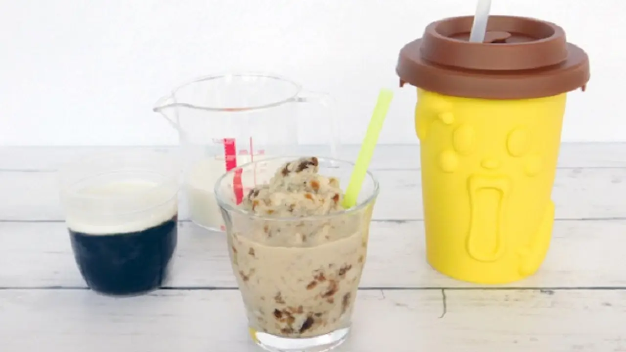 Gelas mainan es krim