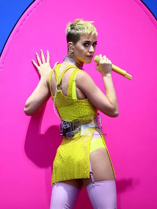 Beberapa waktu belakangan ini tersiar kabar bahwa Katy sangat ingin baikan dan damai dengan Taylor. Bahkan lewat sebuah wawancara, Katy pun menyampaikan rasa sayangnya pada Taylor. (AFP/Rich Furry)