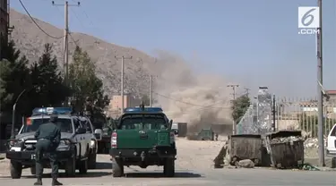 Taliban menembakkan beberapa roket ke dekat istana kepresidenan Afghanistan, ketika presiden Ashraf Ghani berpidato untuk menyambut hari raya Idul Adha.