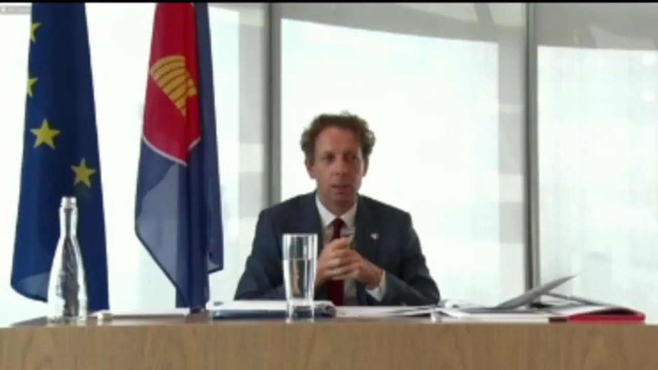 Dubes Igor Driesmans mengatakan, Uni Eropa adalah mitra ASEAN yang sangat penting dalam kerja sama pembangunan melalui dukungan terhadap kawasan ASEAN dengan dana sebesar 250 juta euro (Liputan6.com/Teddy Tri Setio Berty)