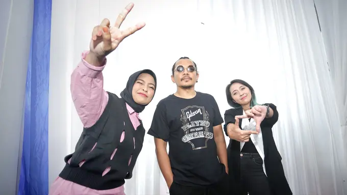 [Fimela] Band Kotak