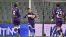 Penyerang Fiorentina, Jose Callejon (tengah) berselebrasi usai mencetak gol ke gawang Sampdoria pada pertandingan lanjutan Liga Serie A Italia di stadion Artemio Franchi di Firenze, Italia (30/11/2021). Fiorentina menang atas Sampdoria 3-1. (Massimo Paolone/LaPresse via AP)