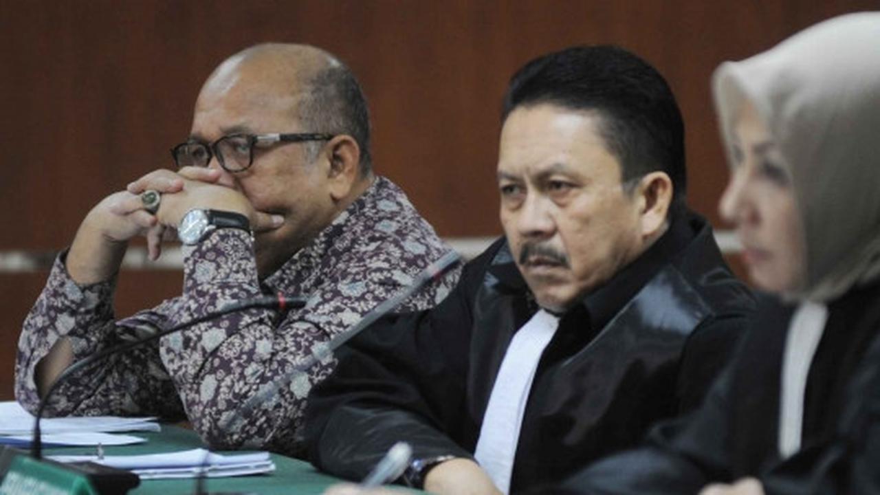 Sidang korupsi Alkes, terdakwa Mulya A Hasjmy dengarkan saksi ahli