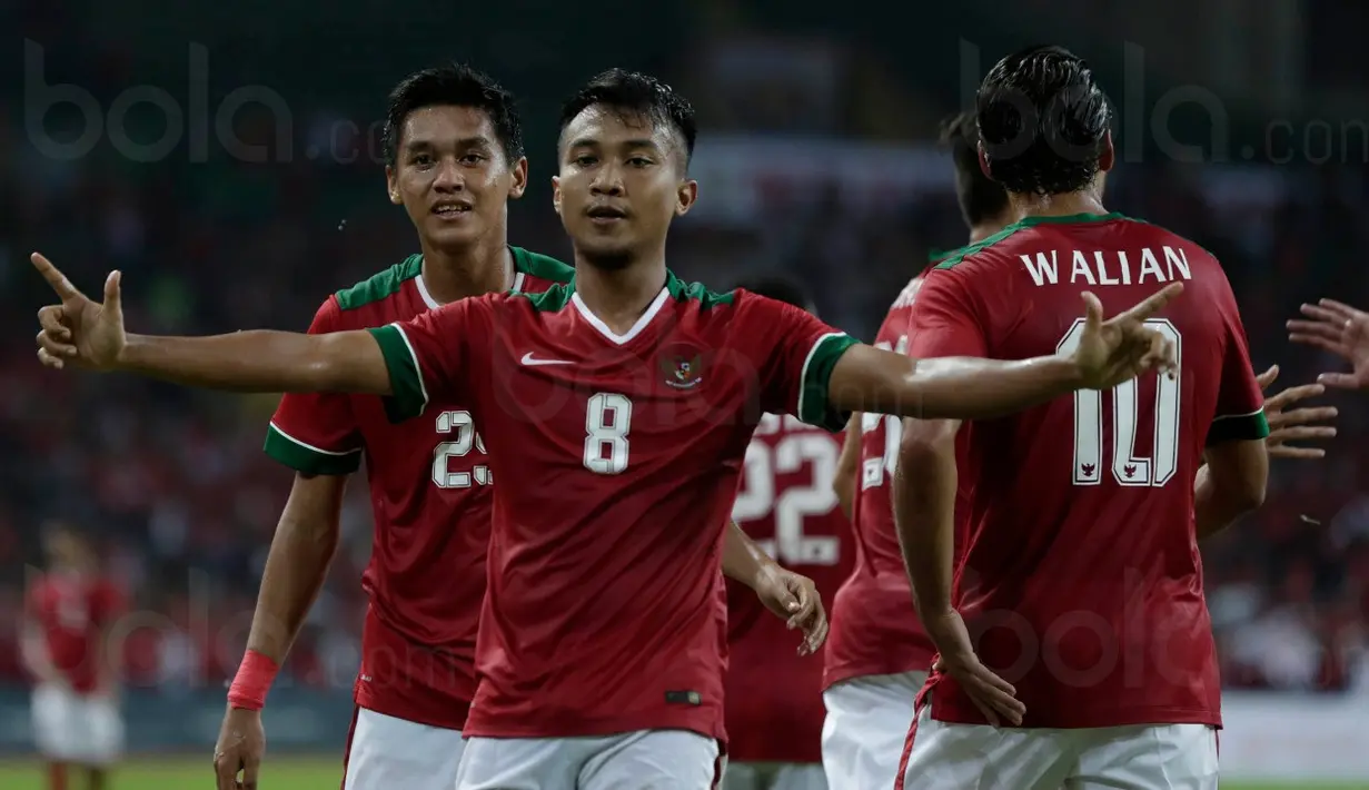 Muhammad Hargianto menceploskan satu gol saat Indonesia bersua Filipina pada SEA Games 2017 di Malaysia, (17/8/2017). Timnas U-22 Indonesia menang 3-0. (Bola.com/Vitalis Yogi Trisna)