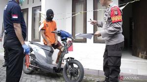 44 Adegan Rekonstruksi Ungkap Kronologi Pembunuhan Mahasiswi Unram di Indekos