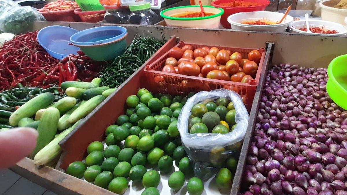 Harga Bahan Pokok Masih Stabil, Pedagang Waspadai Kenaikan Saat Musim Hujan