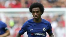 Bersama Chelsea musim 2016-2017 Willian tampil sebanyak 41 kali dan mencetak 12 gol untuk The Blues. Hingga saat ini Barcelona belum memberikan harga yang pasti untuk merekrut Willian. (AFP/Daniel Leal-Olivas)