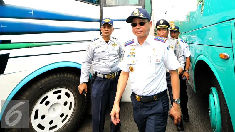 20150710-Menhub Sidak Terminal Kp.Rambutan-Jakarta- Ignasius Jonan