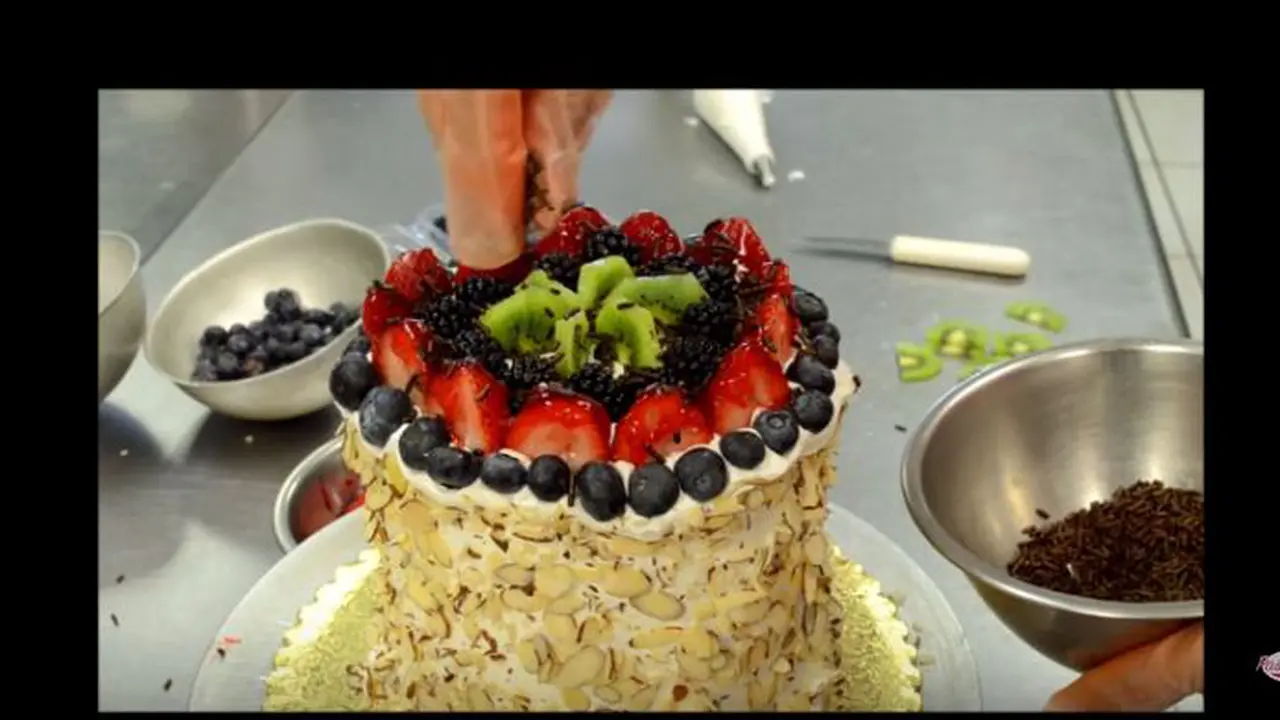 Cake Semangka Bikin Ultahmu Semarak Walau Duit Sekarat