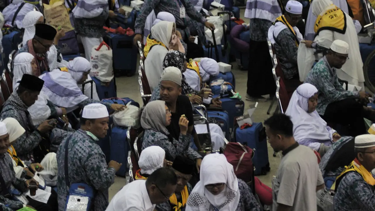 Ratusan Jemaah Haji Kloter 2 Tiba di Tanah Air