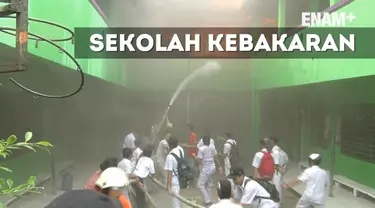 Proses Belajar mengajar di sekolah Yayasan Harapan Salahudin, di Penjaringan, Jakarta Utara tetap berjalan. Keterbatasan ruang kelas membuat siswa belajar secara bergiliran