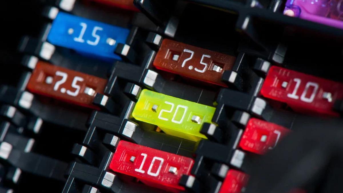 Pentingnya Membaca dan Memahami Arti Kode Sekring Mobil