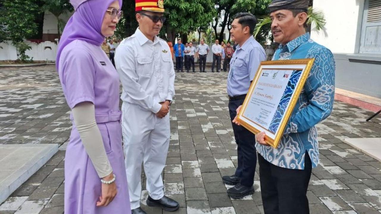Tahukah Anda? KAI Daop 3 Beri Penghargaan Ahli Waris Pencipta Lagu Kota Cirebon, Lestarikan Budaya Lokal