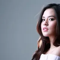 Single ‘Kali Kedua’ dipilih Raisa menjadi single pertama dari album Handmade. Apa sih alasan Raisa memilih lagu ini? Lalu bagaimana tanggapan dari para penggemar?