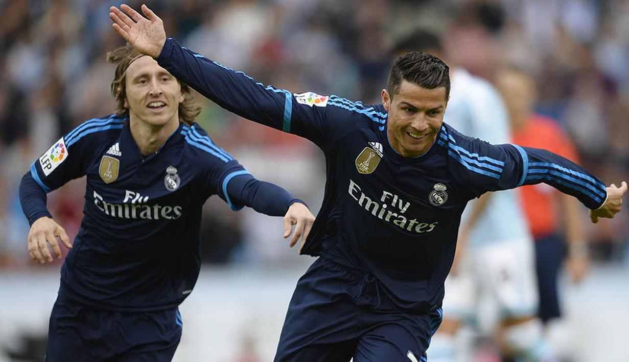 Namun ternyata perolehan gol itu masih berada di bawah rivalnya, Lionel Messi, yang sudah mengoleksi 305 gol dari 337 penampilan bersama Barcelona. (AFP/Miguel Riopa)