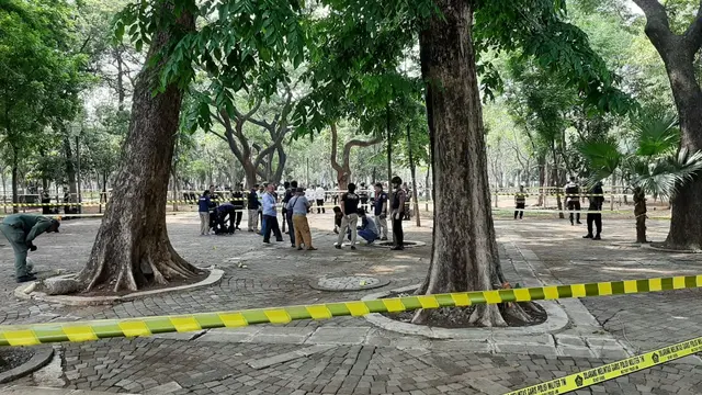 Olah TKP ledakan di Monas, Selasa (3/12/2019). (Liputan6.com/Ady Anugrahadi)