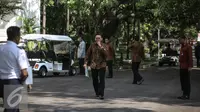 Gubenur DKI Jakarta Basuki Tjahaja Purnama (Ahok) usai mengikuti rapat terbatas di Istana Kepresidenan, Jakarta, Rabu (27/4/2016). (Liputan6.com/Faizal Fanani)