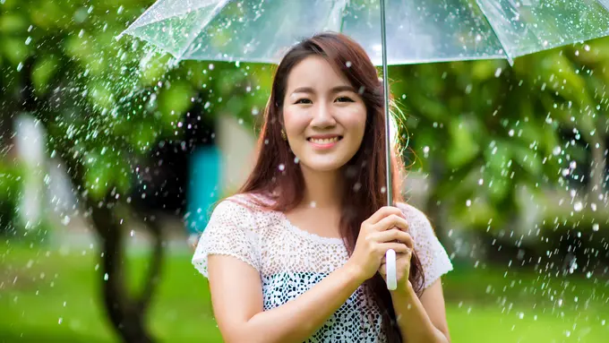 tersenyum ramah baik dewasa