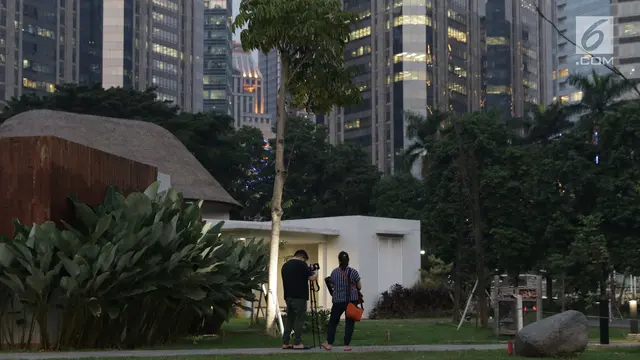 Menikmati Sore di Hutan Kota GBK