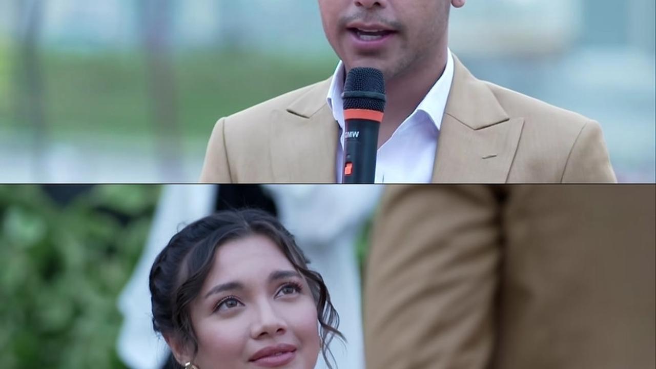 Tentunya, penggemar setia yang mengikuti kisah pasangan sinetron ini turut merasakan kebahagiaan atas momen lamaran tersebut.