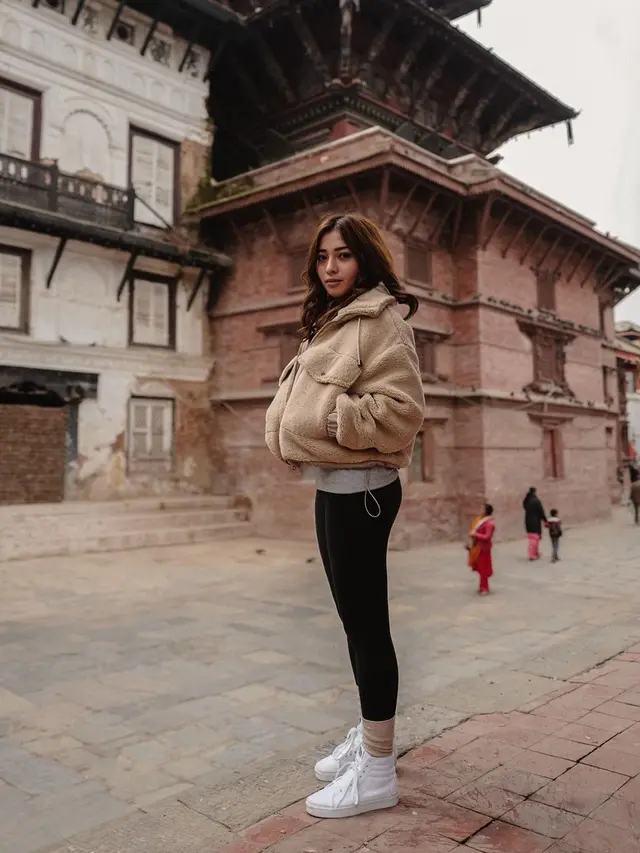 Biasa Mewah, Ini 7 Potret Seru Nikita Willy Liburan ala Backpacker ke Nepal