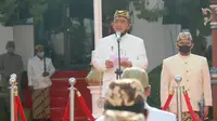 Walikota Cirebon Nashrudin Azis saat memimpin upacara hari jadi ke 651 Cirebon yang bertepatan dengan tahun baru Hijriyah 1442. Foto (Istimewa)