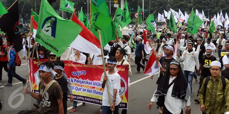 20161104-Massa Aksi Berkumpul dan Salat di Sekitar Bundaran Patung Kuda-Jakarta