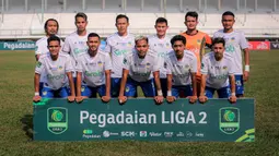 Starting XI tim PSIM Yogyakarta pada laga lanjutan Grup B Pegadaian Liga 2 2023/2024 antara FC Bekasi City melawan PSIM Yogyakarta di Stadion Singaperbangsa, Kabupaten Karawang, Jawa Barat, Senin (06/11/2023). (Bola.com/Bagaskara Lazuardi)