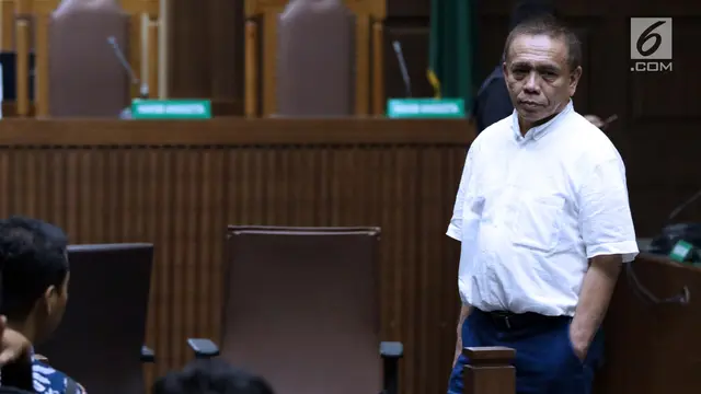 Sidang Lanjutan Irwandi Yusuf Simak Keterangan Saksi Meringankan