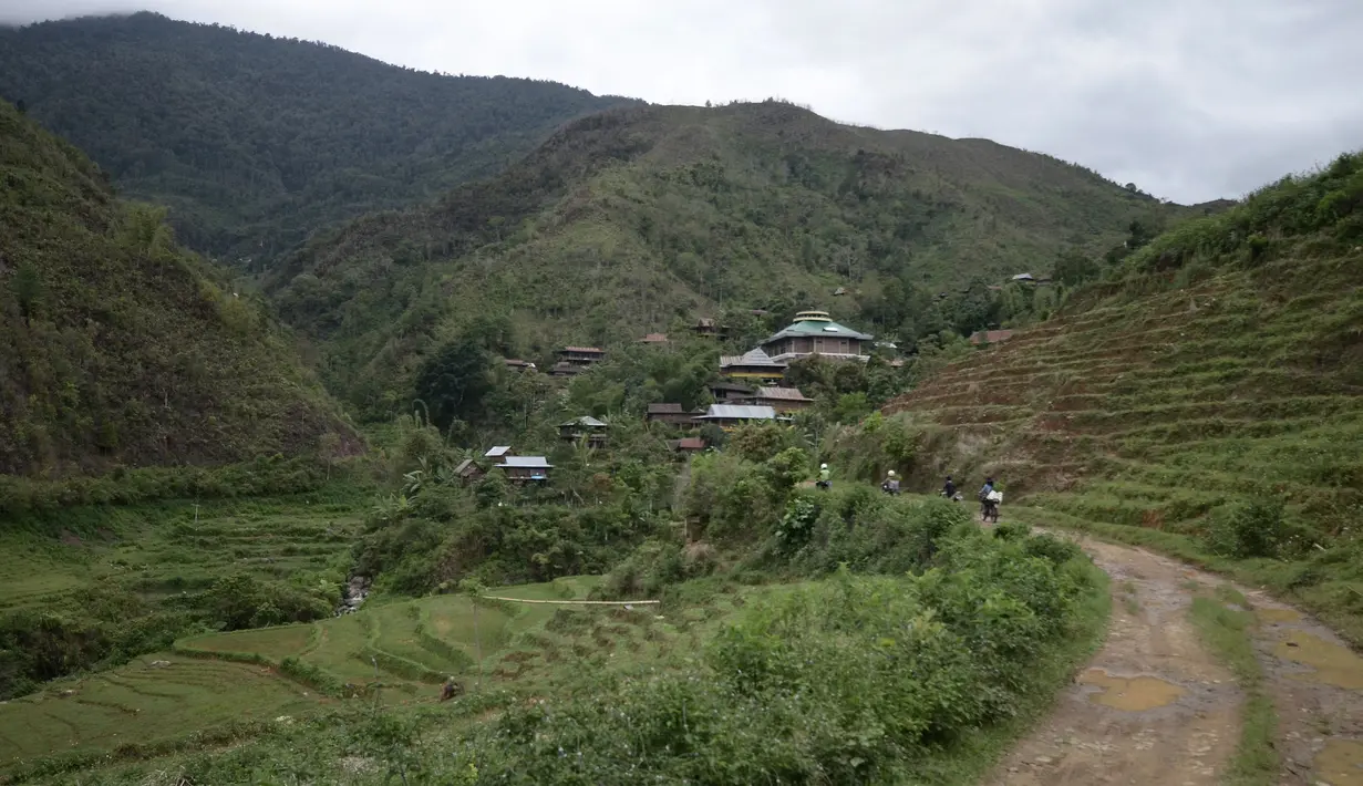 Foto yang diambil pada 20 Desember 2015 memperlihatkan suasana Desa Bone-Bone, Enrekang, Sulawesi Selatan. Desa yang menerapkan kawasan bebas asap rokok ini berada diketinggian 1500 mdpl, tepatnya di bawah kaki gunung Latimojong. (Cening Unru/AFP)