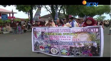 Ratusan anggota pramuka Saka Bahari juga mengikuti penanaman bakau sebagai upaya melestarikan lingkungan di Sail Sabang 2017.